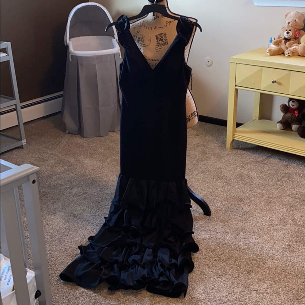 AIDAN MATTOX BLACK RUFFLED GOWN